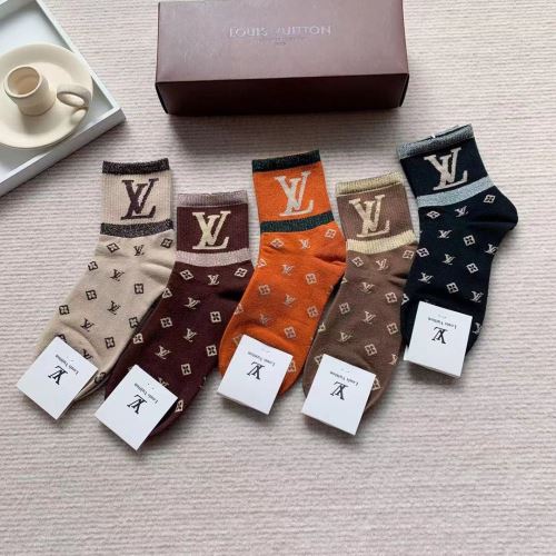 2022新作 靴下 ルイ ヴィトン LOUIS VUITTON 個性的なデザ ルイ ヴィトンブランドコピー 多色選択可 絶大な人気を誇る 使い回し最高