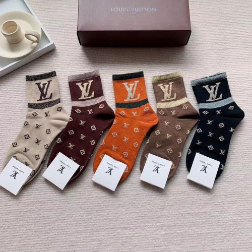 2022新作 靴下 ルイ ヴィトン LOUIS VUITTON 個性的なデザ ルイ ヴィトンブランドコピー 多色選択可 絶大な人気を誇る 使い回し最高