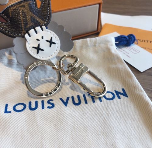 おすすめ プレミアム プレゼントに最適 2022新作 ルイ ヴィトン キーホルダー LOUIS VUITTON 長く愛用できる ルイ ヴィトンコピー ブランド