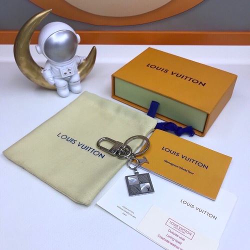 2022新作 ルイ ヴィトン LOUIS VUITTON キーホルダー 四角 ルイ ヴィトンスーパーコピー 激安 オリジナルデザイン きらめく 人気販売中