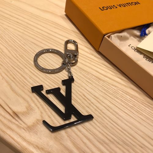 豪華 ダイヤ級の輝き ダイヤ級の輝き ルイ ヴィトンブランドコピー 2022新作 ルイ ヴィトン LOUIS VUITTON キーホルダー イニシャル
