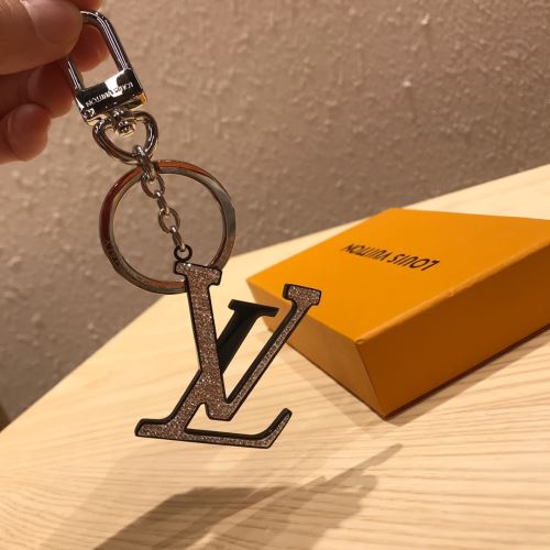 豪華 ダイヤ級の輝き ダイヤ級の輝き ルイ ヴィトンブランドコピー 2022新作 ルイ ヴィトン LOUIS VUITTON キーホルダー イニシャル