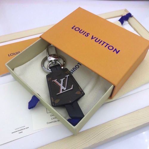 ルイ ヴィトンコピー アンティーク調 キーホルダー 高級本革 2022新作 ルイ ヴィトン LOUIS VUITTON 3色可選 大絶賛の履き心地!