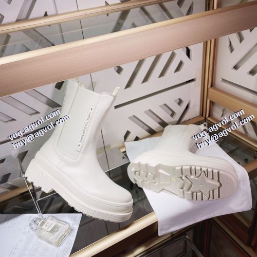 ディオールスーパーコピー 2021秋冬 レザーシューズ靴 人気販売中 ディオール DIOR 2色可選 流行や季節に拘らないデザイン