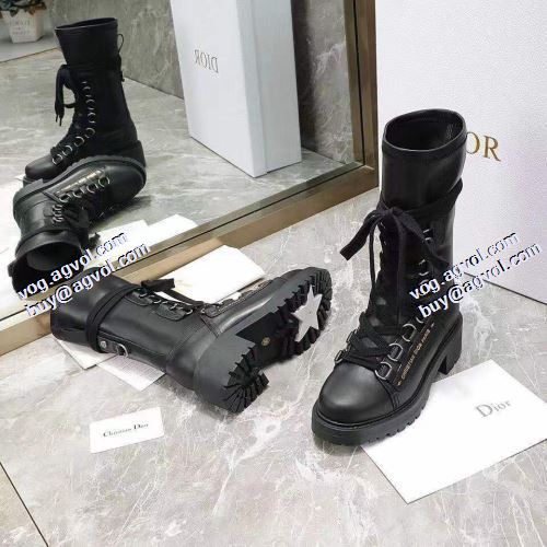 ディオールスーパーコピー 激安 2021秋冬 今買い◎得 ディオール DIOR 編上げ靴タイプ ナチュラルな素材感