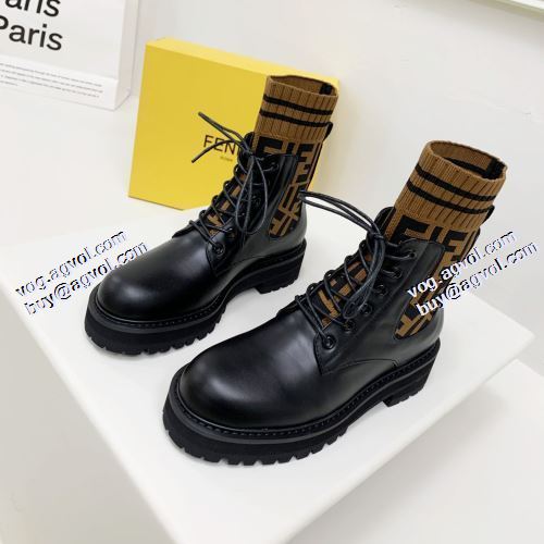 フェンディブランド コピー 2021秋冬 フェンディ FENDI デザイン性の高い ショートブーツ 2色可選 リゾートスタイル
