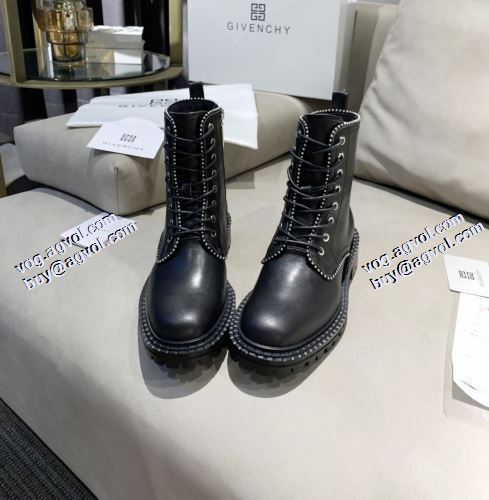 2021秋冬 リゾートスタイル 海外限定ライン ジバンシー GIVENCHY ジバンシィスーパーコピー 激安 安定感が抜群 ショートブーツ