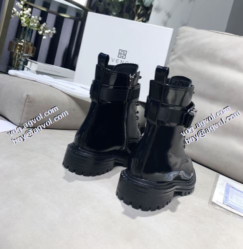 ジバンシィコピーブランド 着脱の簡単なスリップオンタイプ ジバンシー GIVENCHY 2021秋冬 リゾートスタイル 上品に着こなせ レザーシューズ靴