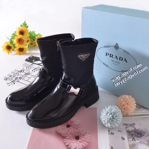 2021秋冬 プラダ PRADA リゾートスタイル プラダブランド 美脚SALE コピー ビット付き ショートブーツ 紐なし