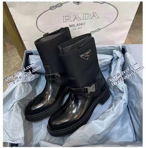 2021秋冬 プラダ PRADA リゾートスタイル プラダブランド 美脚SALE コピー ビット付き ショートブーツ 紐なし