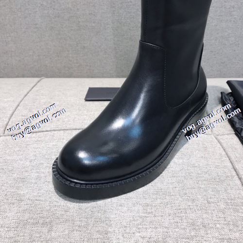 プラダコピー ロングブーツ 2021秋冬 海外限定ライン プラダ PRADA 編上げ靴タイプ オリジナル 脚長美脚効果がある