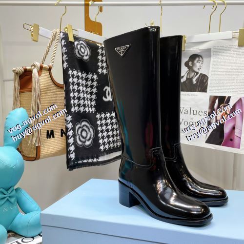 プラダ PRADA プラダ偽物ブランド 2021秋冬 編上げ靴タイプ 大人の雰囲気抜群 ロングブーツ 脚長美脚効果がある