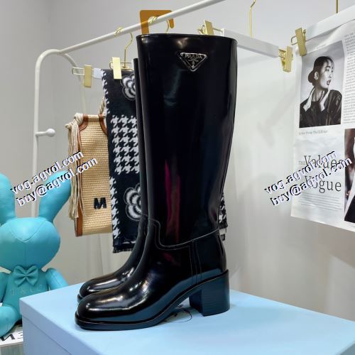 プラダ PRADA プラダ偽物ブランド 2021秋冬 編上げ靴タイプ 大人の雰囲気抜群 ロングブーツ 脚長美脚効果がある