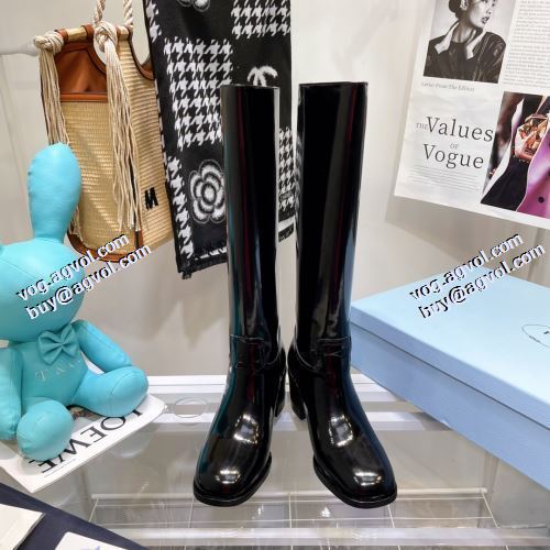 プラダ PRADA プラダ偽物ブランド 2021秋冬 編上げ靴タイプ 大人の雰囲気抜群 ロングブーツ 脚長美脚効果がある