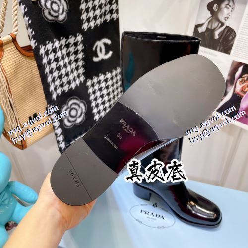 プラダ PRADA プラダ偽物ブランド 2021秋冬 編上げ靴タイプ 大人の雰囲気抜群 ロングブーツ 脚長美脚効果がある