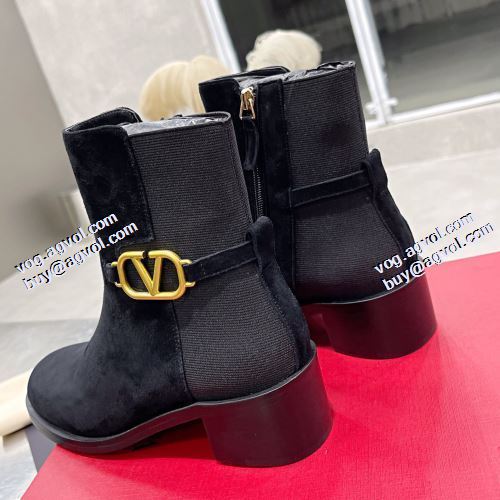 ヴァレンティノコピー 今一番HOTな新品  スエード 2021秋冬 ヴァレンティノ VALENTINO ショートブーツ  履き心地のいい バックル