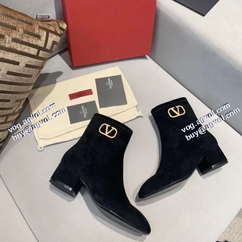 2021秋冬 ヴァレンティノブランド 偽物 通販 ショートブーツ ムートンブーツ ヴァレンティノ VALENTINO シックスタイルに活躍 ビット付き