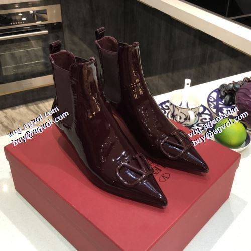 ヴァレンティノスーパーコピー 激安 2021秋冬 ヴァレンティノ VALENTINO 2色可選 フロントVカット もっとも高い人気を誇る  レザーシューズ靴 オリジナル
