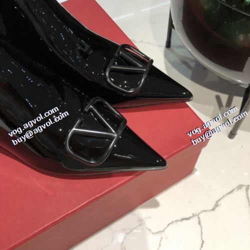 ヴァレンティノスーパーコピー 激安 2021秋冬 ヴァレンティノ VALENTINO 2色可選 フロントVカット もっとも高い人気を誇る  レザーシューズ靴 オリジナル