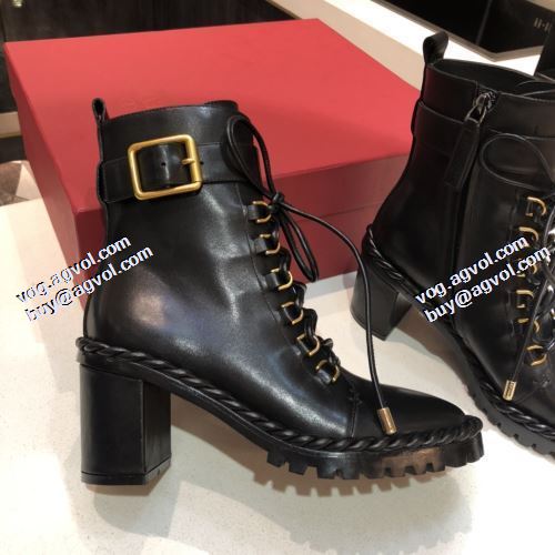 レザーシューズ靴 2021秋冬 定番のアイテム ヴァレンティノ VALENTINO ヴァレンティノブランドコピー 高級感ある クロスベルト ビット付き