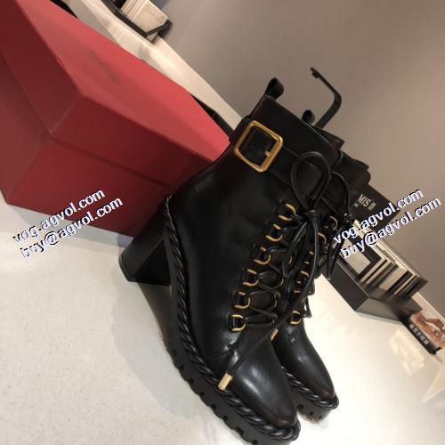 レザーシューズ靴 2021秋冬 定番のアイテム ヴァレンティノ VALENTINO ヴァレンティノブランドコピー 高級感ある クロスベルト ビット付き