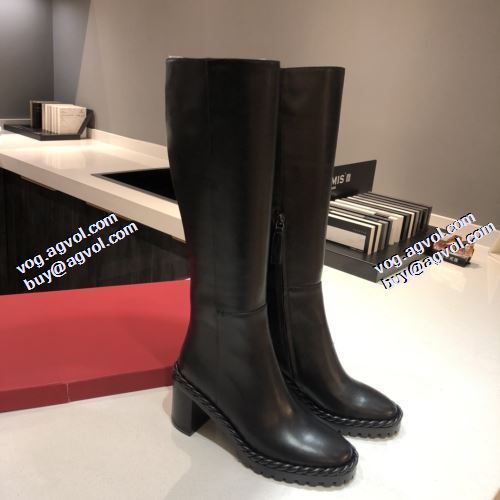 ヴァレンティノブランド コピー 2021秋冬 人気商品登場 ヴァレンティノ VALENTINO 編上げ靴タイプ 極上シューズ ロングブーツ 脚長美脚効果がある