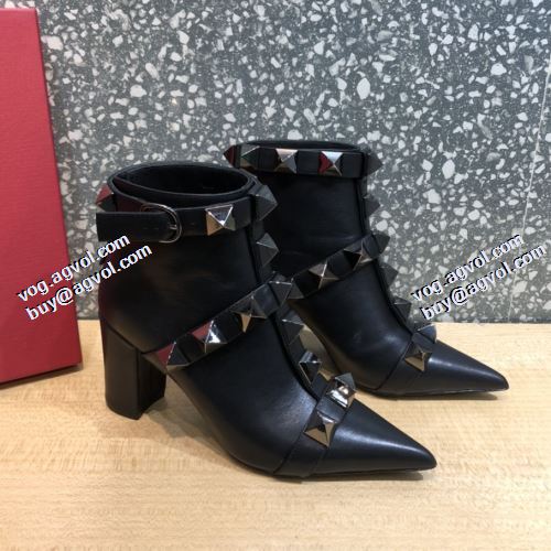 ヴァレンティノ VALENTINO 大人の雰囲気抜群 フロントVカット 綺麗に決まるフォルム! ヴァレンティノコピー ブランド 2021秋冬 ショートブーツ 3色可選 スタッズ 