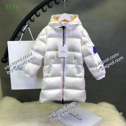 2020年秋冬新色続々登場 モンクレールブランド コピー じわじわと人気上昇中 MONCLER 高級感ある　ダウンジャケット 3色可選