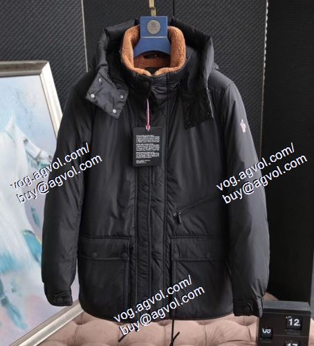 大人にも取り入れやすいコーデ MONCLER モンクレールスーパーコピー 軽くて着心地も抜群 ダウンジャケット メンズ 2色可選 2020秋冬流行色紹介