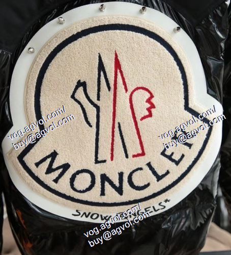 MONCLER 最高にCOOL秋冬新作 2020年秋冬に欠かせない モンクレールブランド 偽物 通販 ダウンジャケット2色可選 秋めいてくるとシックな着こなし