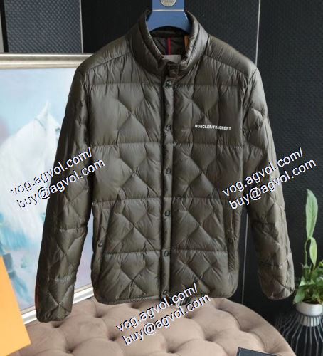 都会的な雰囲気を演出 モンクレールコピーブランド 2020-20秋冬取り入れやすい MONCLER ダウンジャケットカジュアルに着こなせるデザイン