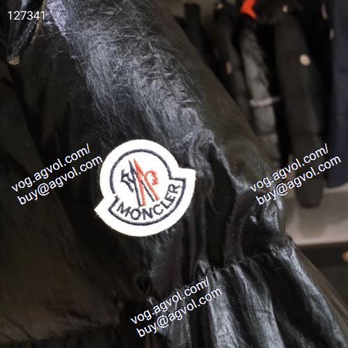 お洒落で秋冬注目トレンド MONCLERブランド コピー ダウンジャケット メンズ モンクレール 驚くほどの保温性がある 3色可選