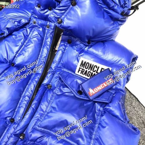 人気商品登場【2020-2021秋冬】おしゃれの人気色 MONCLERコピーブランド 秋冬トレンド感のある着こなし 高レベルの保温性 ダウンジャケット メンズ