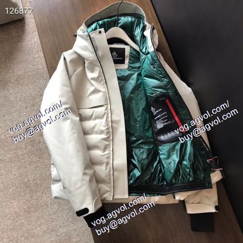 MONCLER偽物ブランド さわやかに新品おすすめ【2020-21年】今きてる最先端ブランド　モンクレール ダウンジャケット メンズ