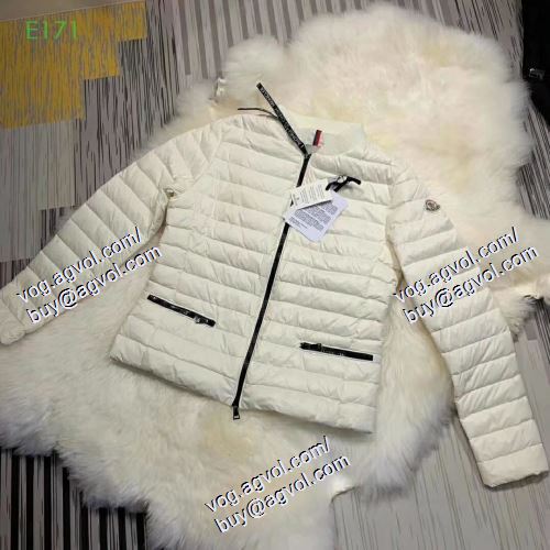 流行色2020秋冬に取り入れたい MONCLER モンクレールコピーブランド お洒落で秋冬 スタイリッシュな印象 ダウンジャケット 2色可選