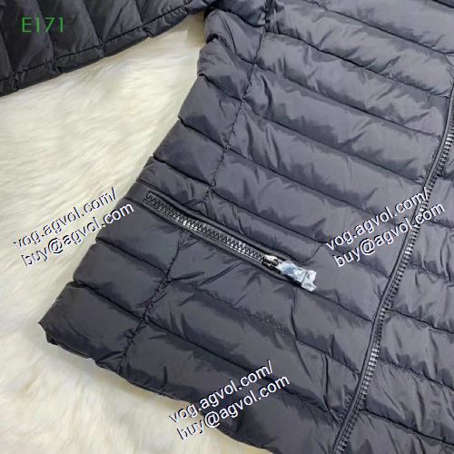流行色2020秋冬に取り入れたい MONCLER モンクレールコピーブランド お洒落で秋冬 スタイリッシュな印象 ダウンジャケット 2色可選