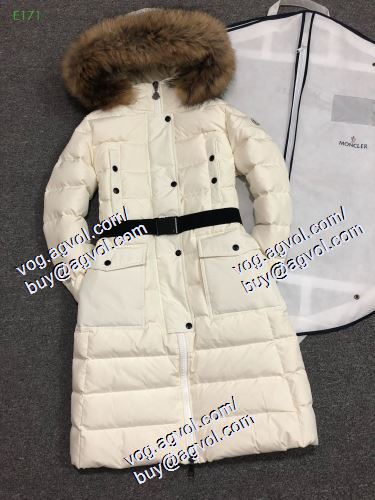 2020秋冬に復活を遂げた大注目の新作 MONCLER 大人かわいい秋冬コーデを楽しみ ダウンジャケット モンクレールスーパーコピー