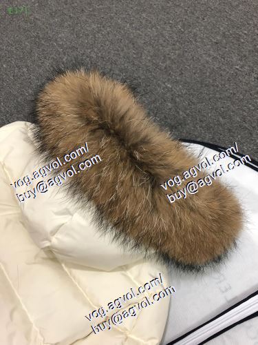 2020秋冬に復活を遂げた大注目の新作 MONCLER 大人かわいい秋冬コーデを楽しみ ダウンジャケット モンクレールスーパーコピー
