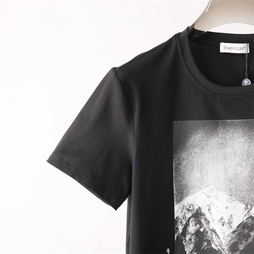 モンクレールブランド コピー 極上の着心地 2色可選 フォトプリント シンプル 2022新作 半袖Tシャツ 通気性に優れた