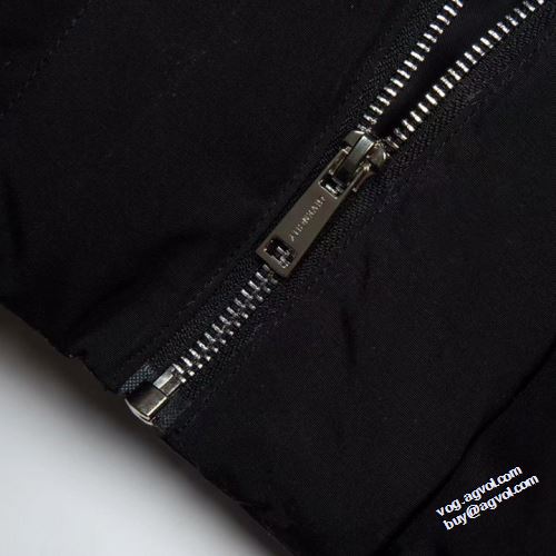 保温効果は抜群 ジバンシィ偽物ブランド 2022新作 ジバンシー GIVENCHY ベスト 日本未入荷モデル カジュアルに着こなせるデザイン