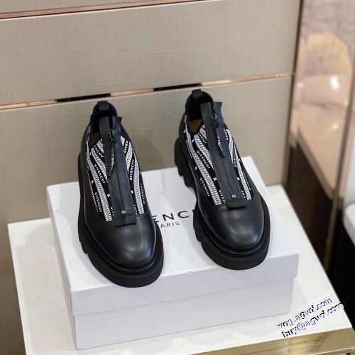 紐なし ジバンシィ偽物ブランド 優美なお出かけスタイル 大人の雰囲気抜群 2022新作 ジバンシー GIVENCHY シューズ