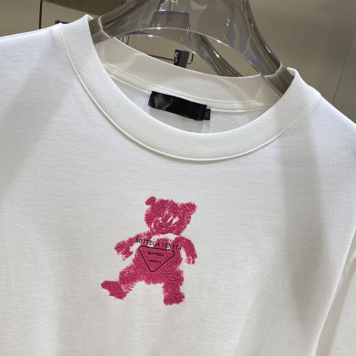 柔らかい手触り ブランド コピー 2022新作 半袖Tシャツ セレブ愛用の超人気商品 2色可選 デザイン性の高い 収縮性のある