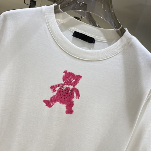柔らかい手触り ブランド コピー 2022新作 半袖Tシャツ セレブ愛用の超人気商品 2色可選 デザイン性の高い 収縮性のある