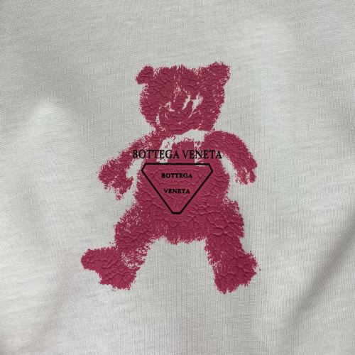 柔らかい手触り ブランド コピー 2022新作 半袖Tシャツ セレブ愛用の超人気商品 2色可選 デザイン性の高い 収縮性のある