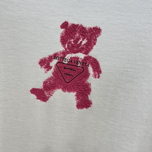 柔らかい手触り ブランド コピー 2022新作 半袖Tシャツ セレブ愛用の超人気商品 2色可選 デザイン性の高い 収縮性のある