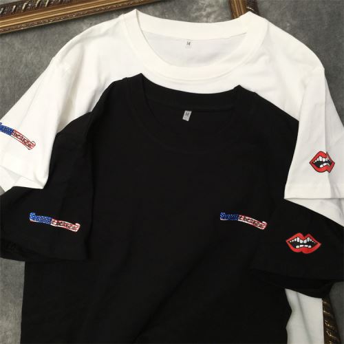 高品質 通気性に優れた 2色可選 細身のシルエット 大好評 半袖Tシャツ ラウンドネック クロムハーツスーパーコピー 激安 男女兼用 2022新作 クロムハーツ CHROME HEARTS