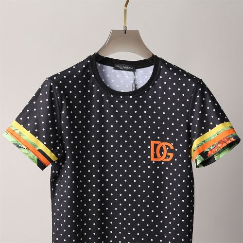 ドット柄使い 半袖Tシャツ 海外セレブ愛用 2022新作 ラックスした雰囲気 乾きやすい ドルチェ&ガッバーナブランドコピー