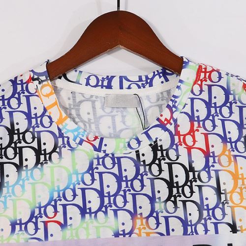 ラウンドネック 半袖Tシャツ ディオールコピー ブランド プリント ラックスした雰囲気 綿/コットン 吸汗速乾 綺麗に決まるフォルム！2022新作 ディオール DIOR