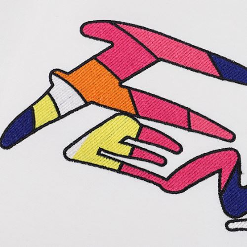 2022新作 2色可選 フェンディブランド コピー 半袖Tシャツ 個性的なデザ スタイリッシュな印象 頑丈な素材 ラックスした雰囲気