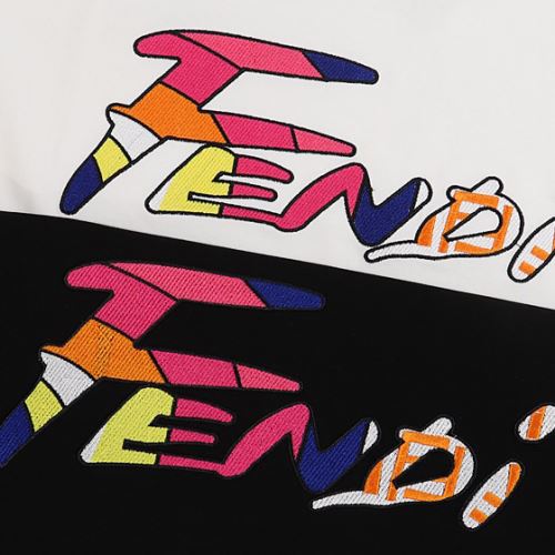 2022新作 2色可選 フェンディブランド コピー 半袖Tシャツ 個性的なデザ スタイリッシュな印象 頑丈な素材 ラックスした雰囲気